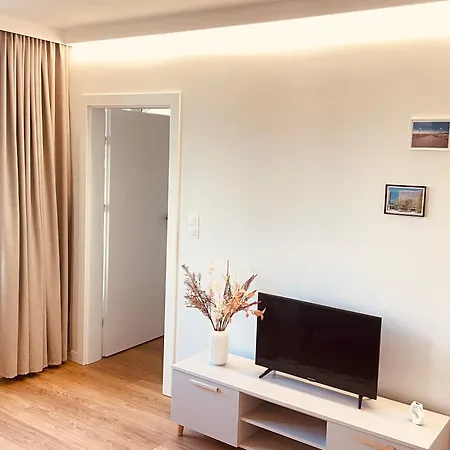 Modern 3 Апартаменти *